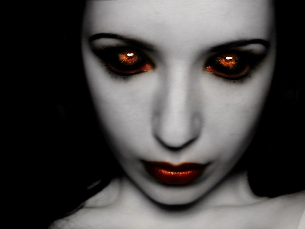 gothic eyes photo: Her Eyes Full Size DarkArtWallpapers01-636770.jpg