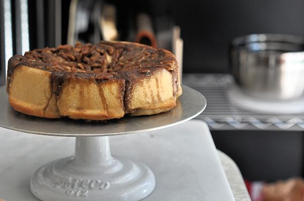 apple butter and pecan cinnamon rolls #cinnamonrolls #lizzypancakes