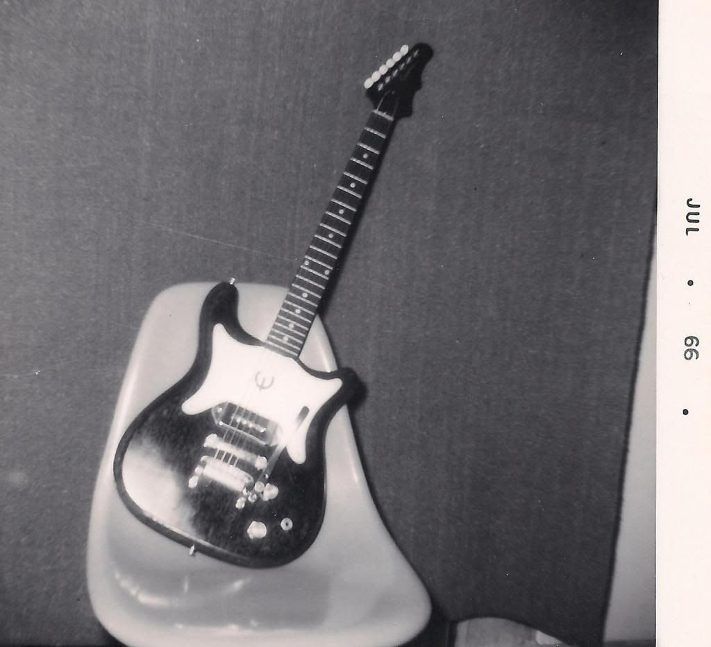 Guitar02-01.jpg